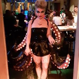 Meet your Posher, Alyson